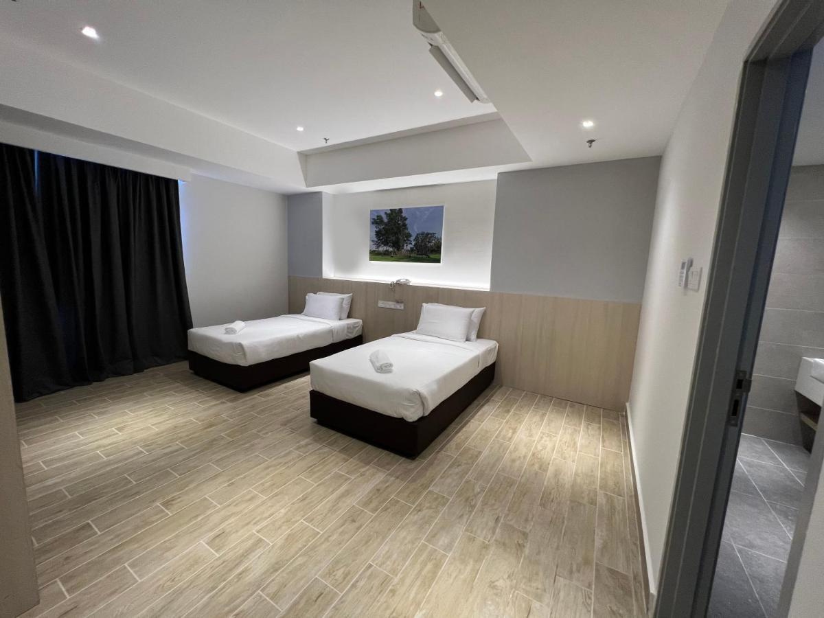 Amverton Cove Golf & Island Resort Banting  Exteriör bild